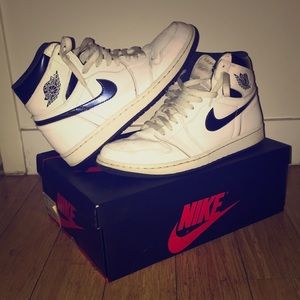 Air Jordan 1 Retro High OG Metallic